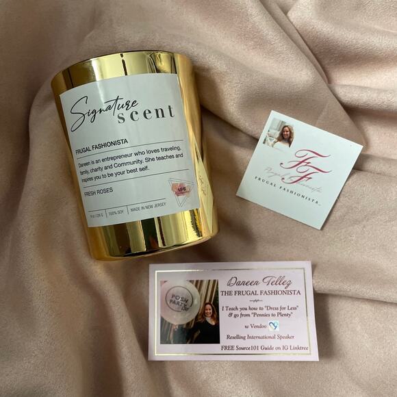 Fashionista Fresh Rose Scented Hand Poured Soy Wax Candle NWT - Picture 2 of 5